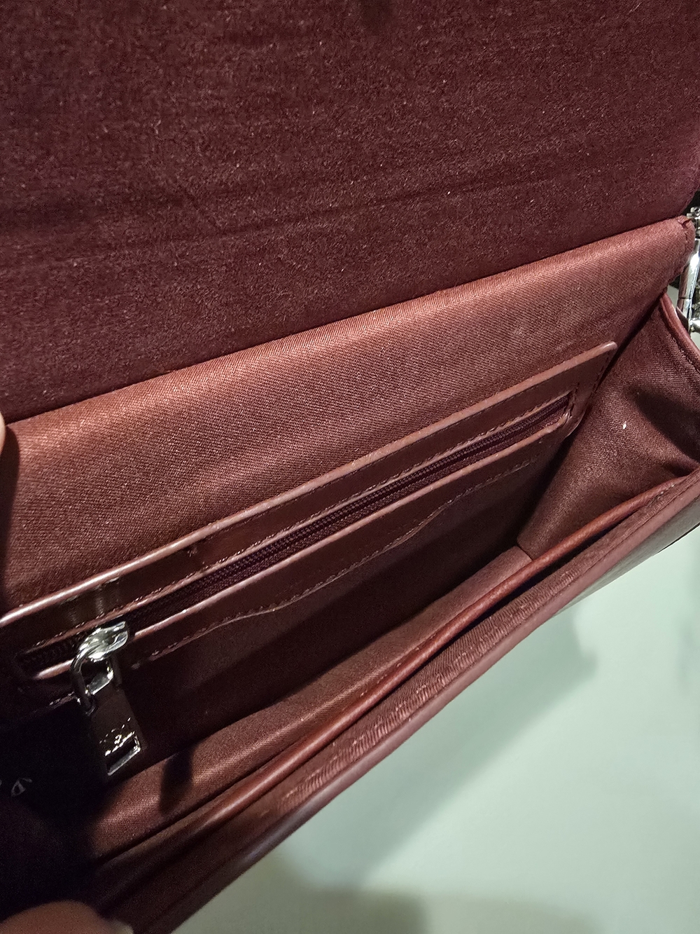 🍒🔥 Badgley Mischka Burgundy Leather Crossbody Bag - Picture 4 of 5